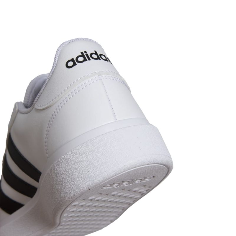 IQ7281_9_FOOTWEAR_Photography_Detail-View-2_white.jpg