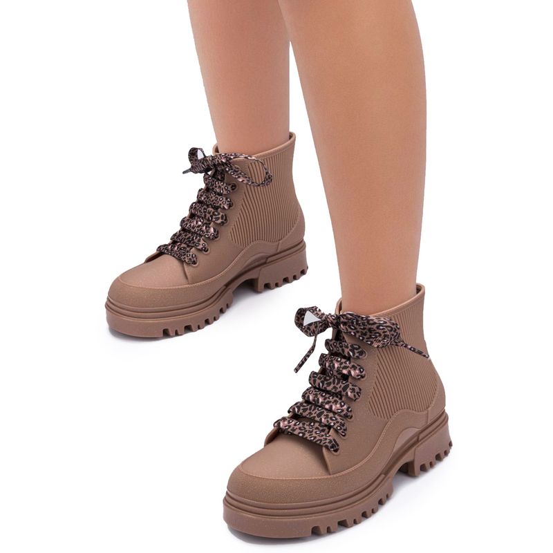 Grendene-Bota-23223-BM531-Marrom-Plastico-1.jpg