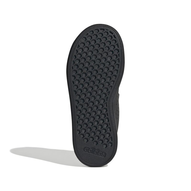 IE9018_4_FOOTWEAR_Photography_Bottom-View_white.jpg