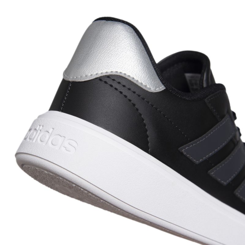 JJ7375_9_FOOTWEAR_Photography_Detail View 2_white.jpg