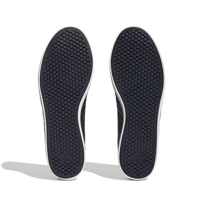 HP6011_4_FOOTWEAR_Photography_Bottom-View_white.jpg