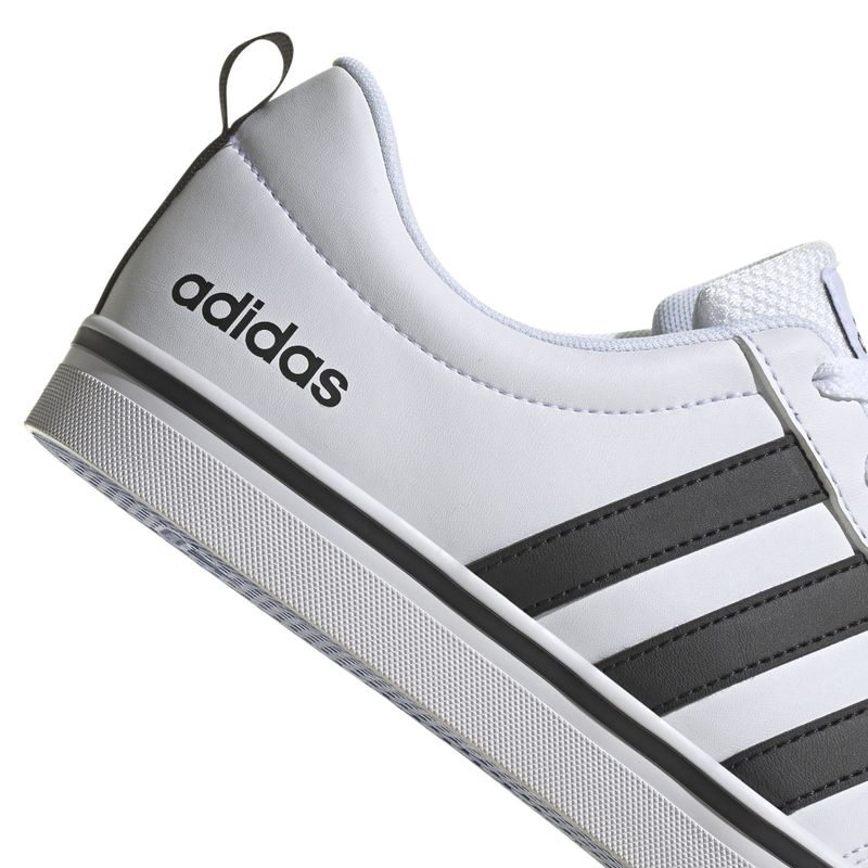 HP6010_8_FOOTWEAR_Photography_Detail-View-1_white.jpg