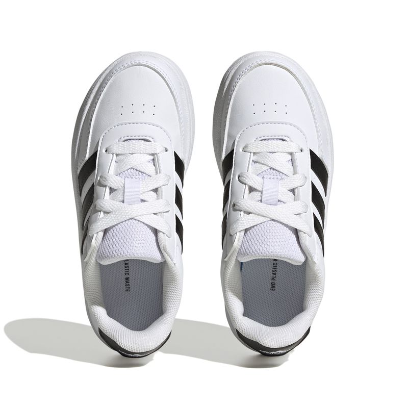 HP8956_3_FOOTWEAR_Photography_Top Portrait View_white