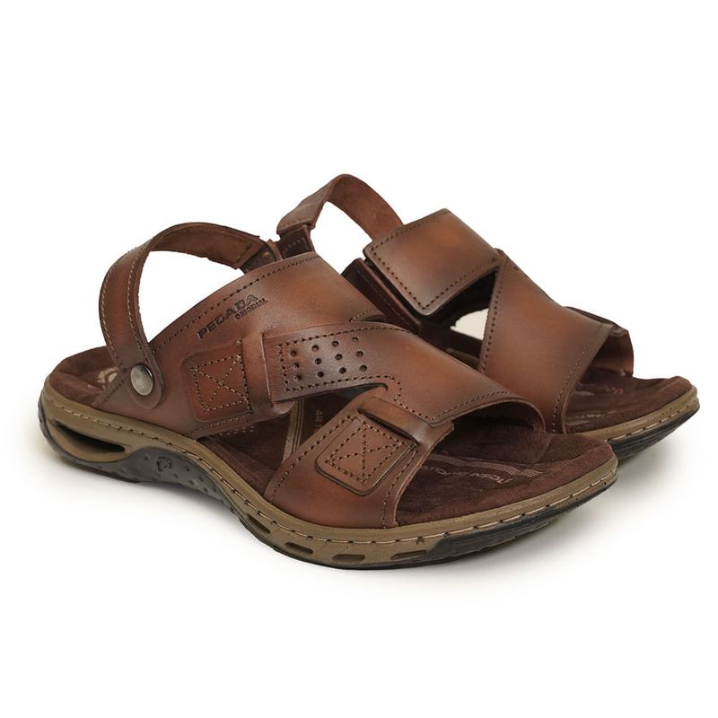 Sandalia-Masculina-Fechada-Couro-Tiras-Pegada-Marrom