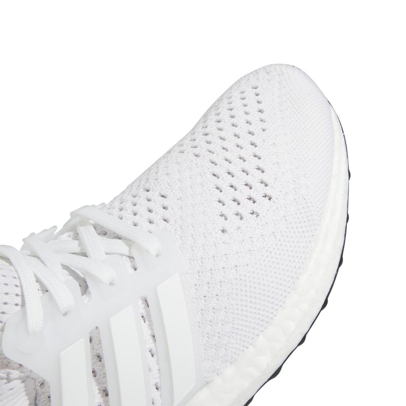 HQ4207_8_FOOTWEAR_Photography_Detail View 1_white