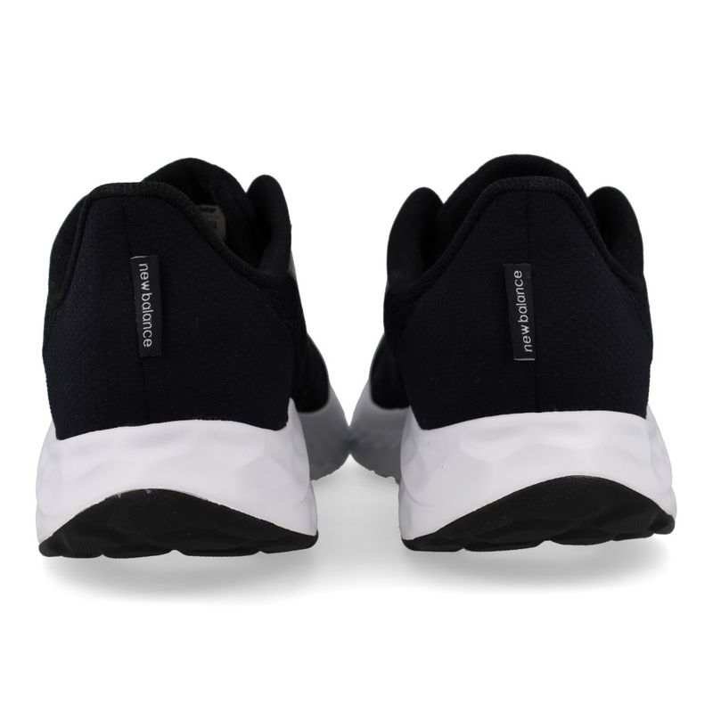 New Balance Tenis FRESH FOAM MARISZT4 Preto-Prata Sint_7__