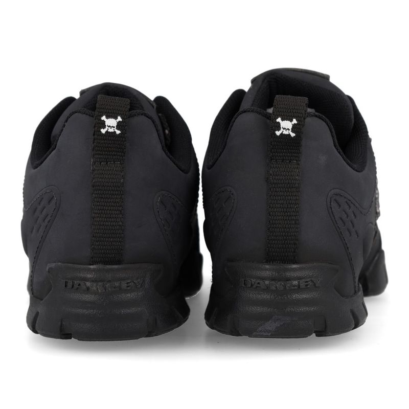 OAKLEY TENIS STRATUS SKULL FOF100624-001 Preto COURO_8__