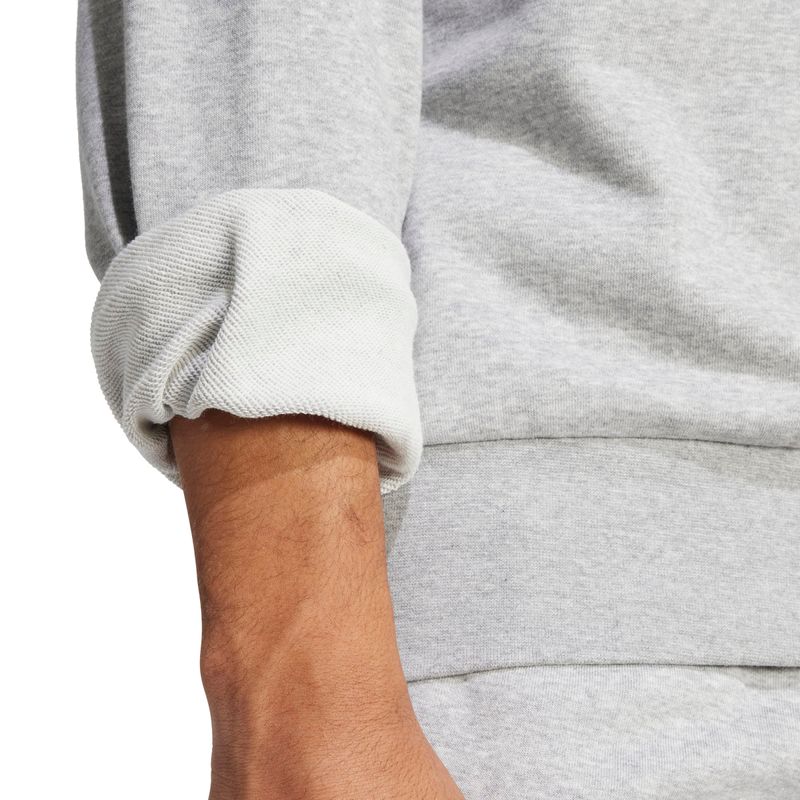 JE8952_6_APPAREL_On Model_Detail View 2_white