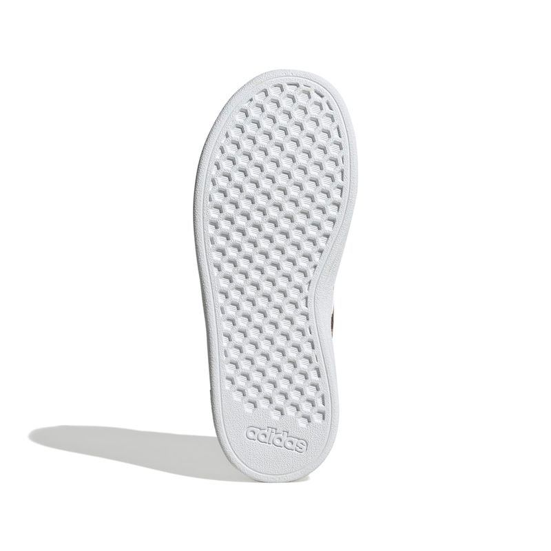 IG1187_4_FOOTWEAR_Photography_Bottom-View_white