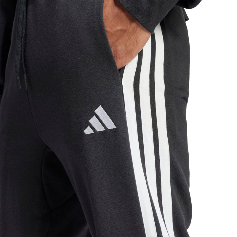 JD1881_7_APPAREL_On Model_Detail View 2_white