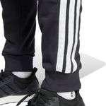 JD1881_6_APPAREL_On Model_Detail View 1_white