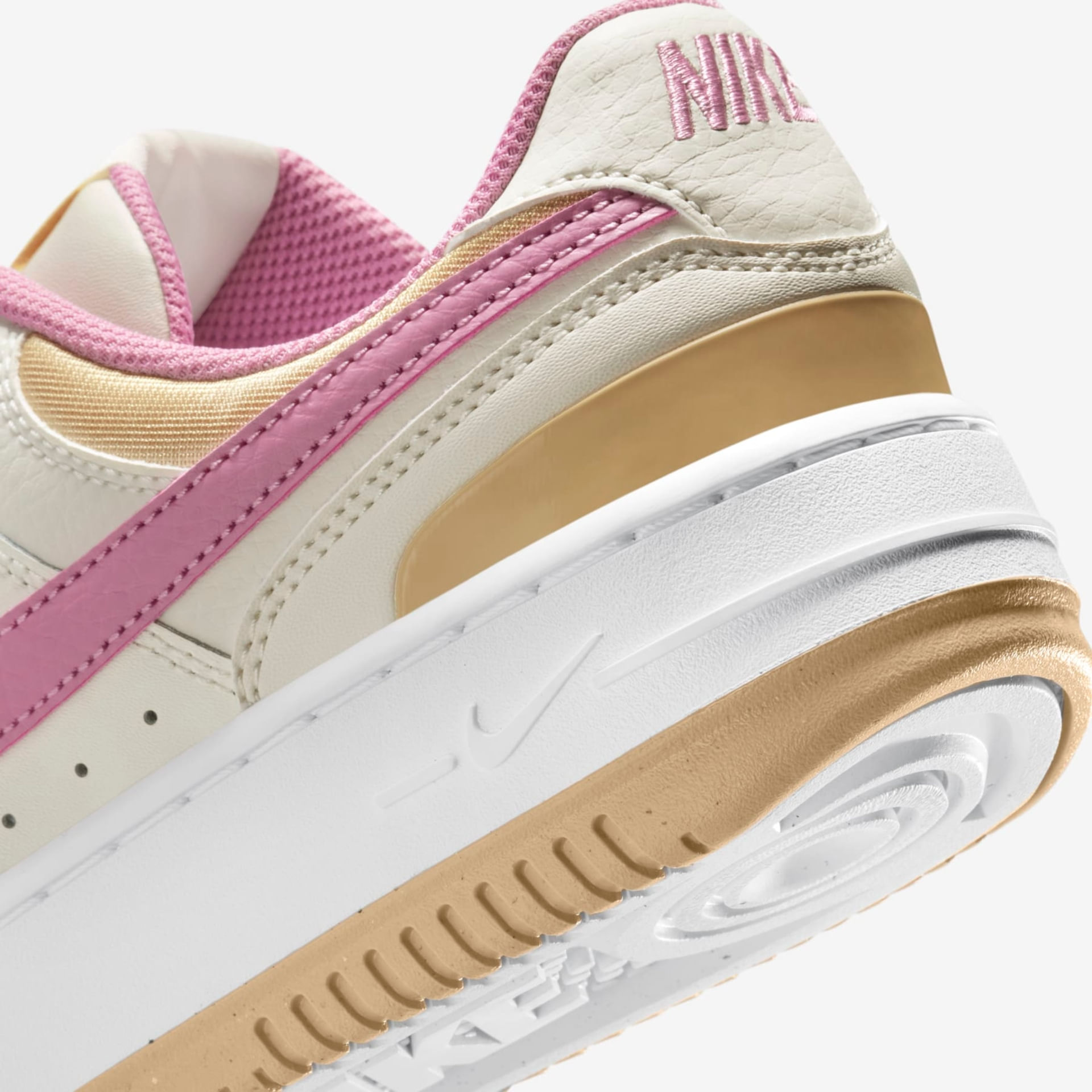 Tênis Casual Nike Gamma Force Feminino Bege-1743083856349